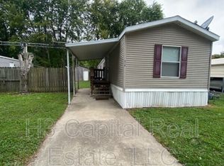 518 Chickadee St, Troy, IL 62294