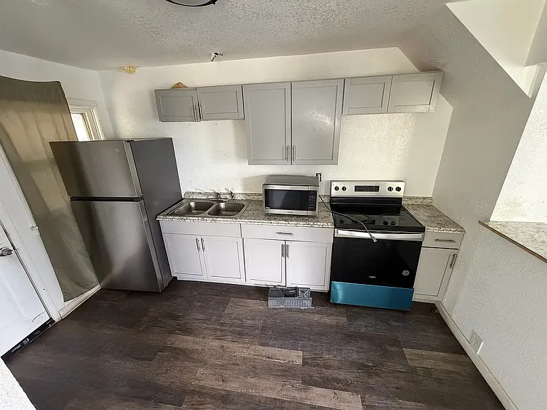 5439 Swope Pkwy — Photo 3
