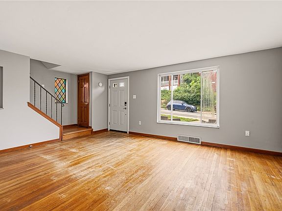 3rd image of 105 Sumner Ave