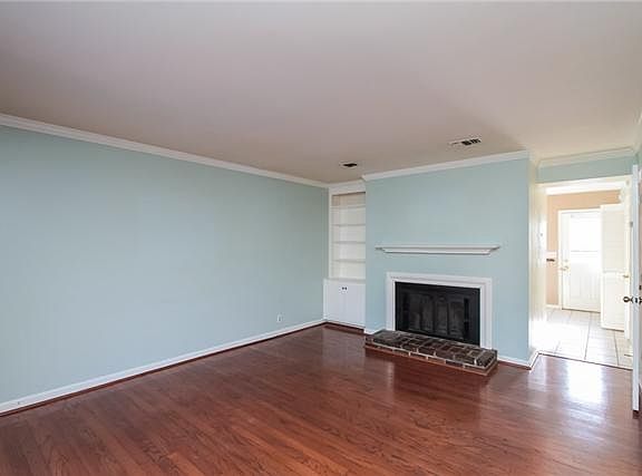 2nd image of 112 Academy Sq