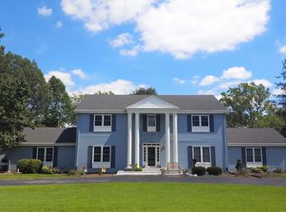 670 Braewick Rd, Seymour, IN 47274