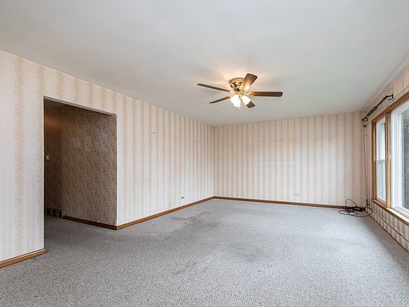 4th image of 5483 N Oconto Ave