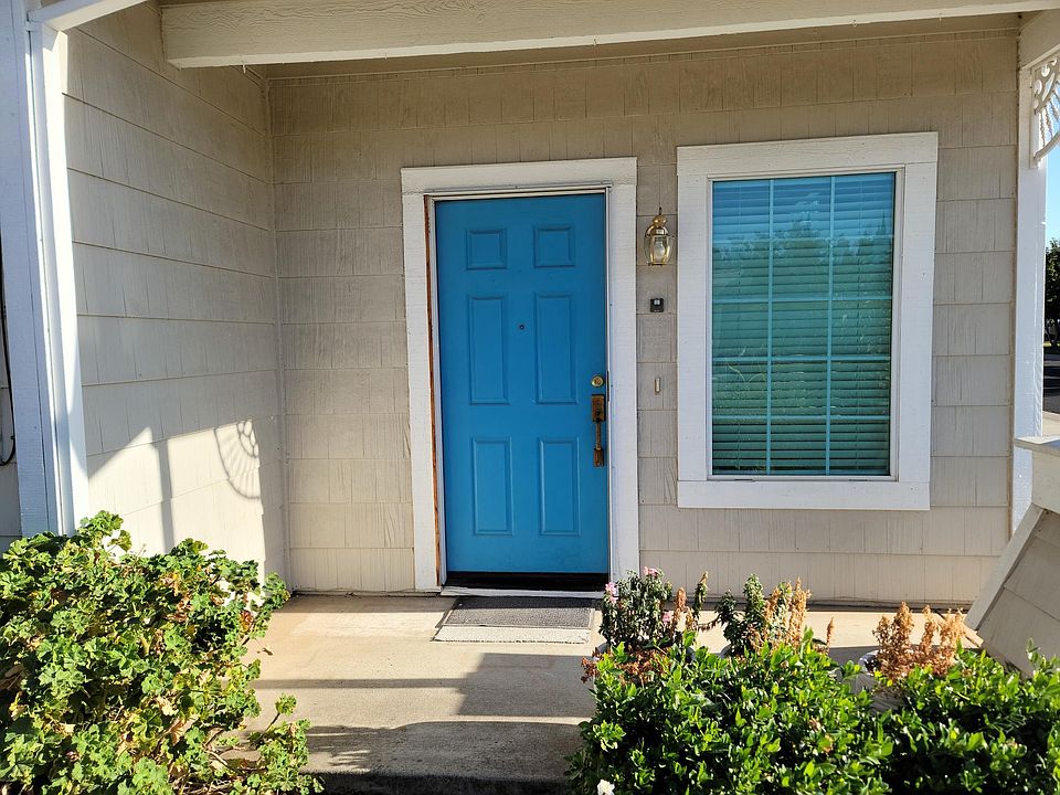 1st image of 472 Parker Dr