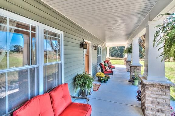 3rd image of 11241 Carriage House Ln