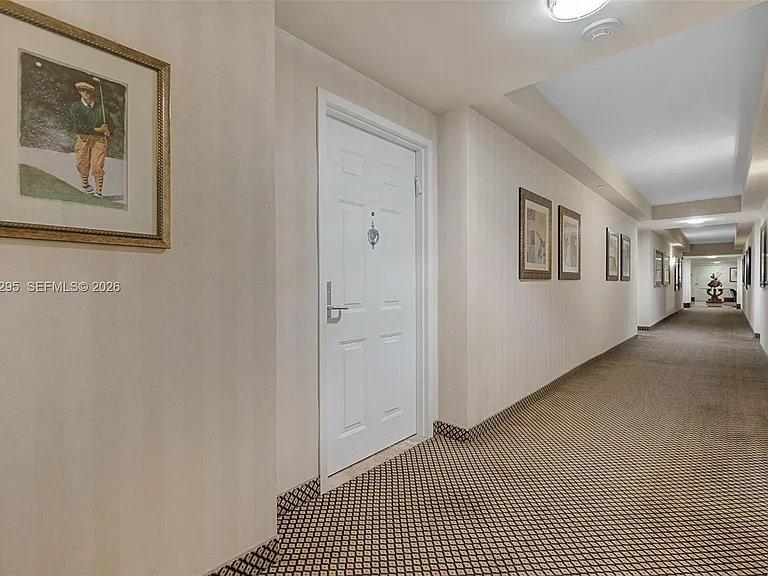 19501 W Country Club Dr #309 — Photo 24
