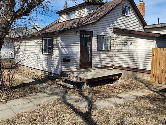 2nd image of 1521 4th St