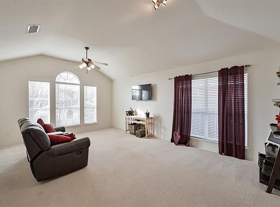 4th image of 3932 Garden Springs Dr