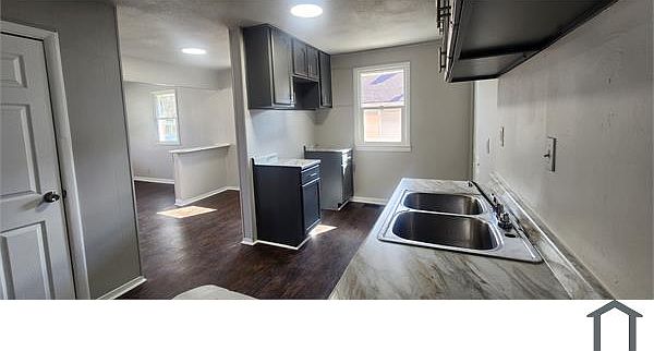 1st image of 2742 Columbia Ave