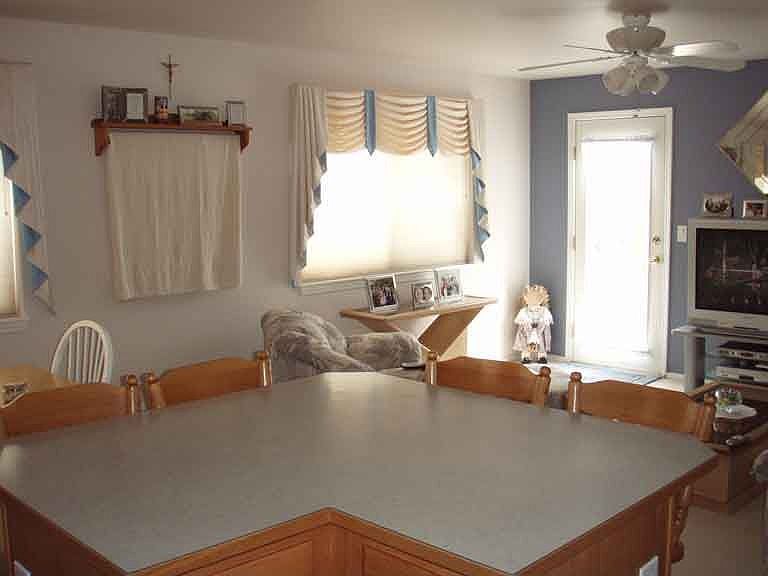 Kitchen and Familyroom