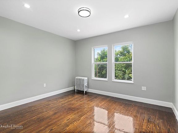 4th image of 4202 Avenue I