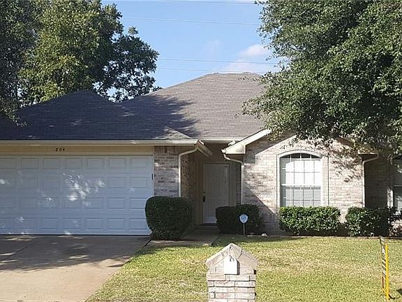 4th image of 804 Redding Dr