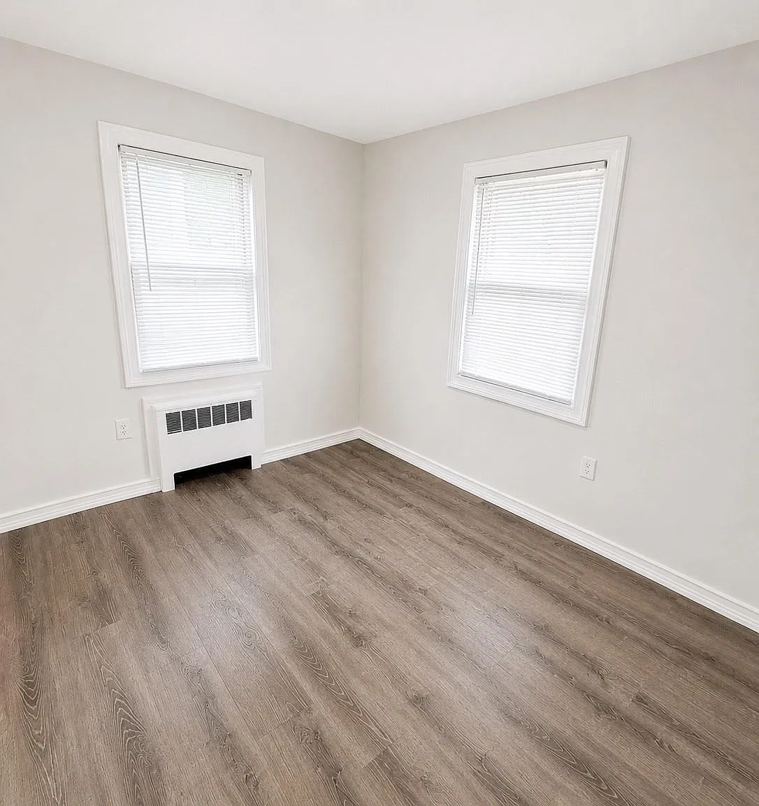 2 bed, 1.0 bath, 624 sqft, $4,000 — Photo 3
