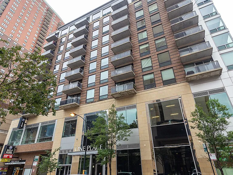 1 E 8th St #407 — Photo 2
