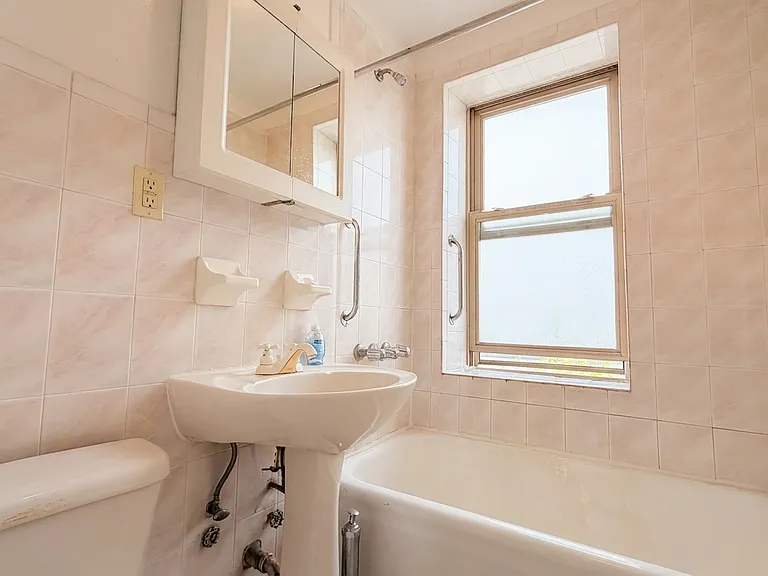 310 94th St #36 — Photo 7
