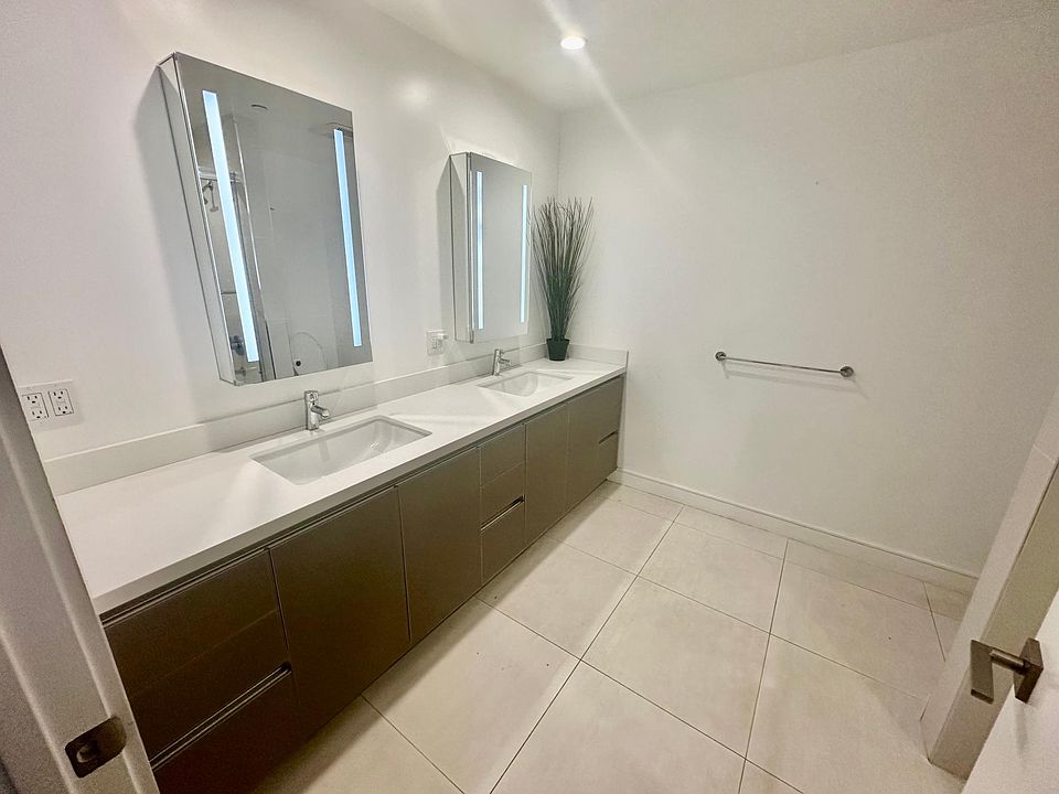 2nd image of 5778 W Olympic Blvd #302