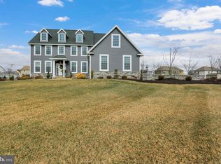 472 Lynn Dr, Chambersburg, PA 17202