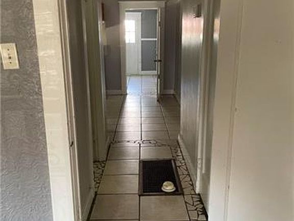 4th image of 1200-1202 Mandeville St #1200