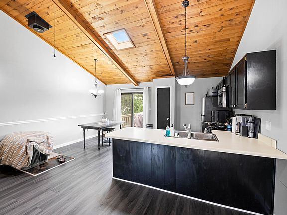 5th image of 540 El Paseo Pl