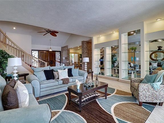 5th image of 1953 Cove Ln