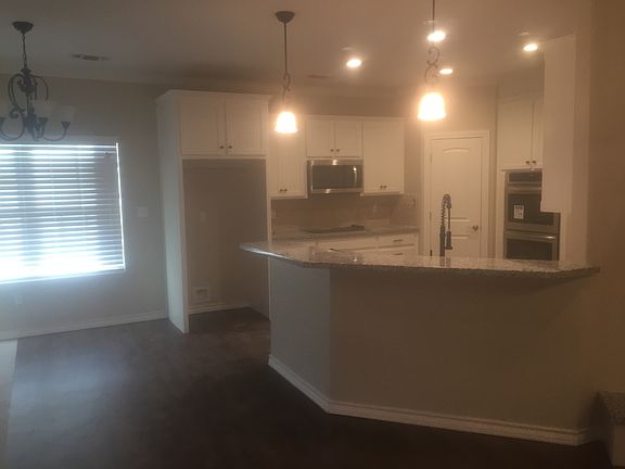 2nd image of 105 Bowie Ln