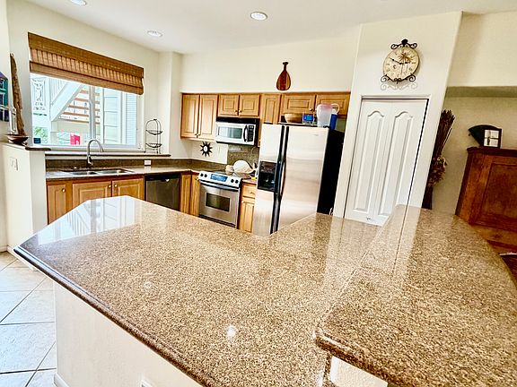 5th image of 75-5919 Alii Dr APT D3