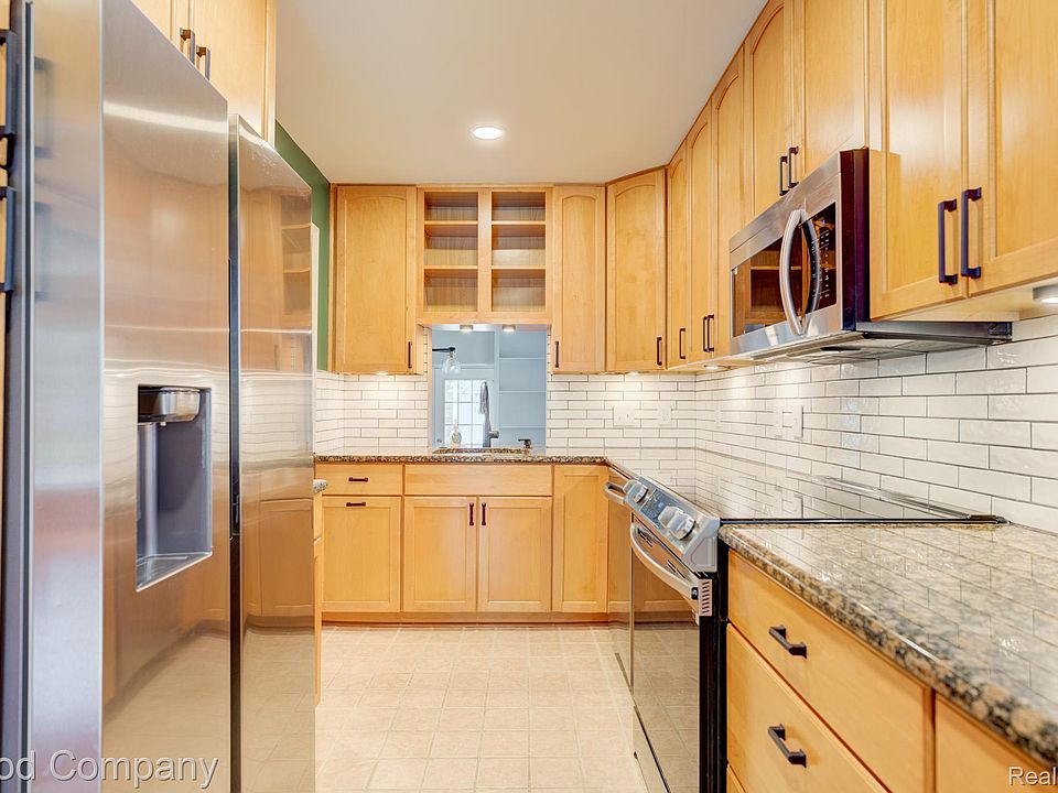 1024 Wyandotte Ave, photo 10
