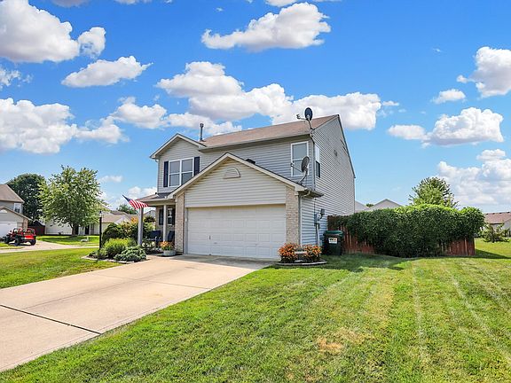 3rd image of 402 Woodstream Dr