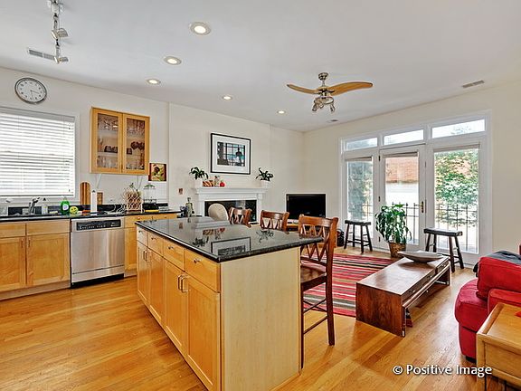 2nd image of 2031 W Balmoral Ave APT 1