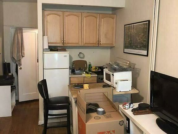3rd image of 1596 3rd Ave #5CC