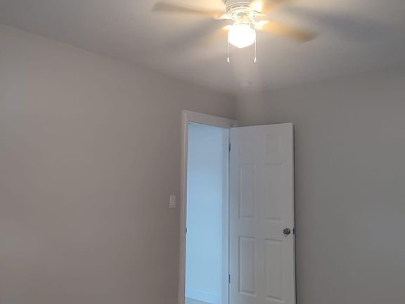 4th image of 2111 N 75th Ave APT 2E