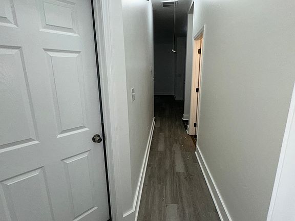 5th image of 939 Seattle St