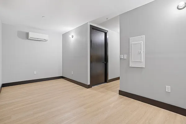 Rented by Skyhigh Realty NYC LLC | media 32