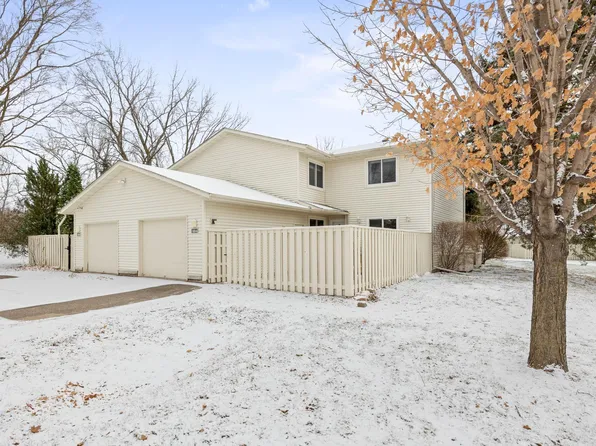 884 Monterey Dr, Shoreview, MN 55126