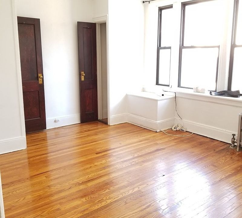 1st image of 3136 30th St APT 1F