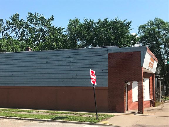 2nd image of 5601 S Damen Ave