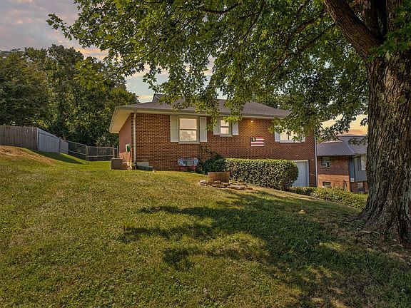 2nd image of 116 Fuller Way