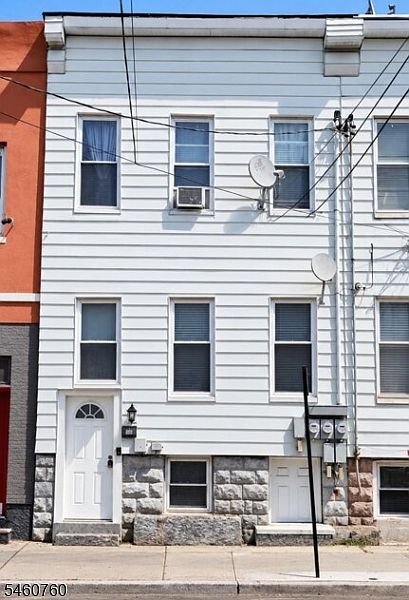 1st image of 653 4th Ave