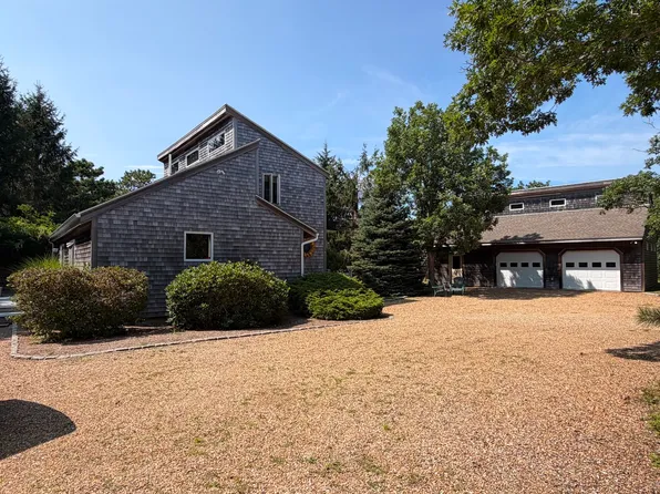 129 Charles Neck Way, West Tisbury, MA 02575