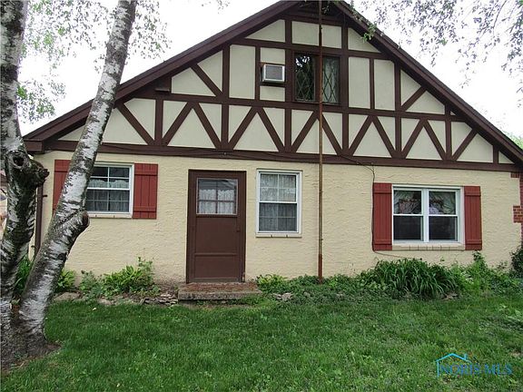 3rd image of 1302 Stanwix Dr