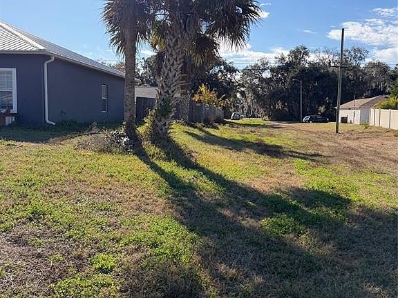 2nd image of 2904 Juniper Dr