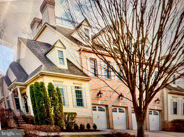 8 Collins Ln #8, Maple Shade, NJ 08052