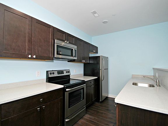 4th image of 1407-09 N 15th St #302