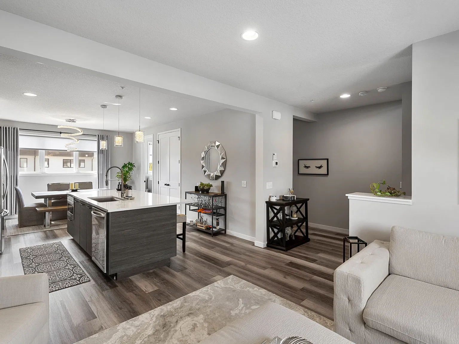 3 bed, 2025 sqft, $3,750 — Photo 4