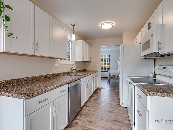 2nd image of 5866 Manchester Dr