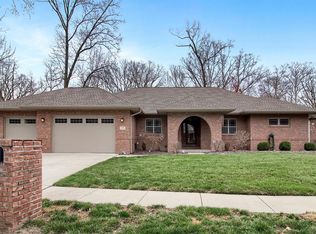 545 Shady Ln, Lebanon, IL 62254