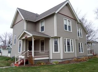 738 9th St, Nevada, IA 50201