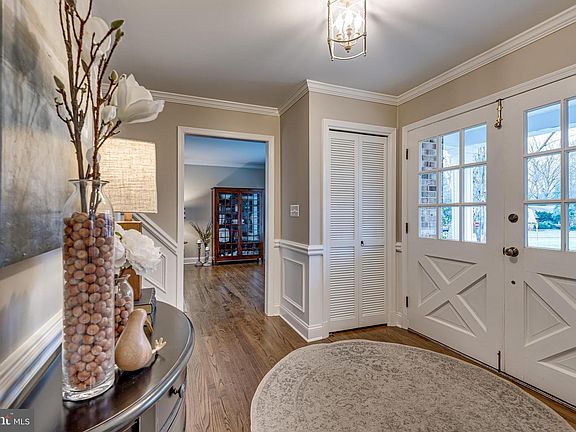 4th image of 503 Devonshire Ln