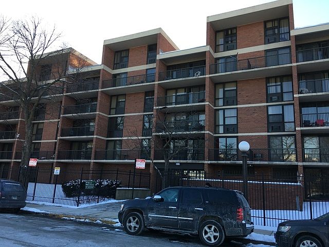 1st image of 2921 S Michigan Ave APT 201
