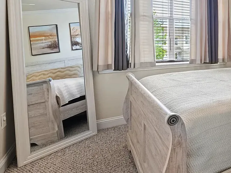 Main bedroom with walk in closet