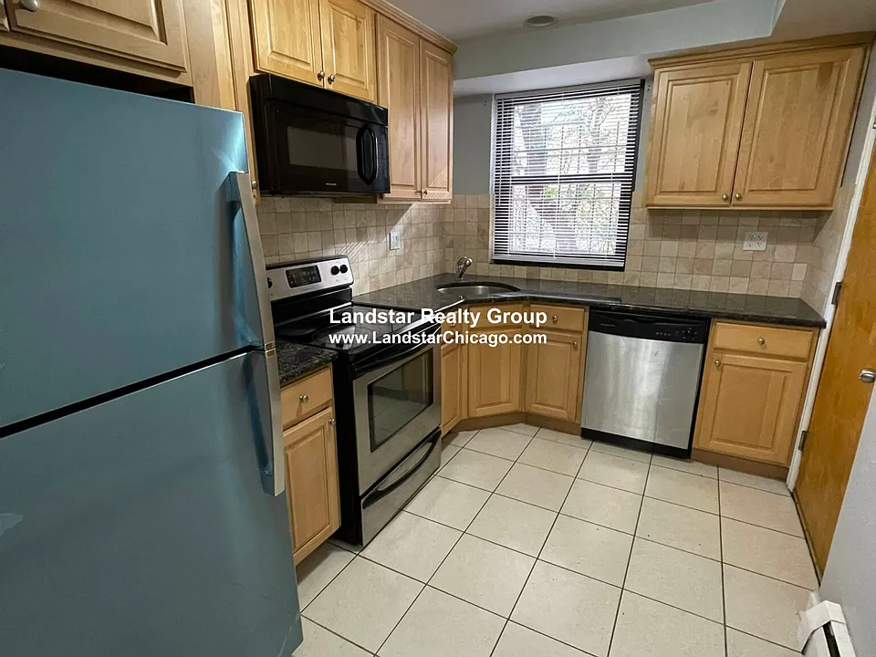 7328 N Ridge Ave #1W